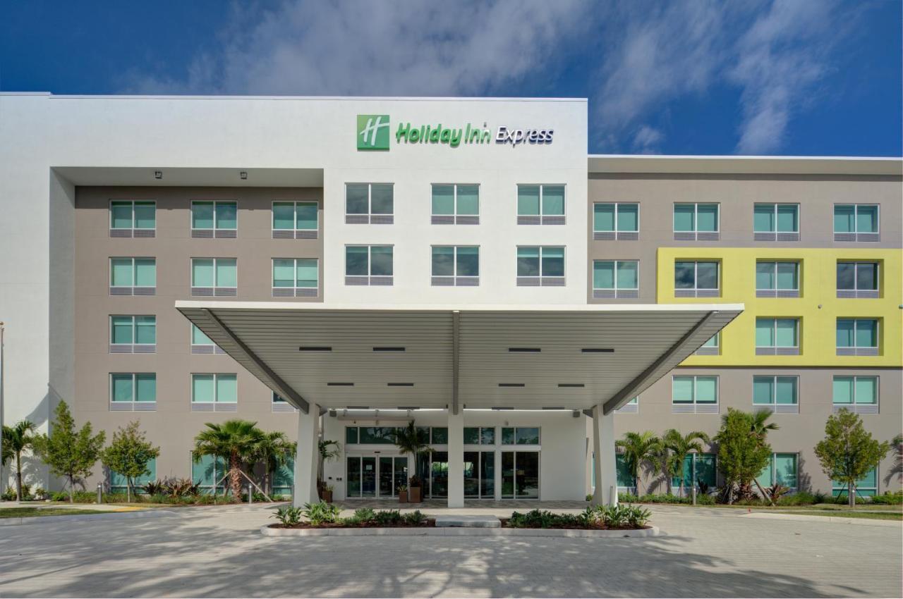 Holiday Inn Express Doral Miami By Ihg Buitenkant foto