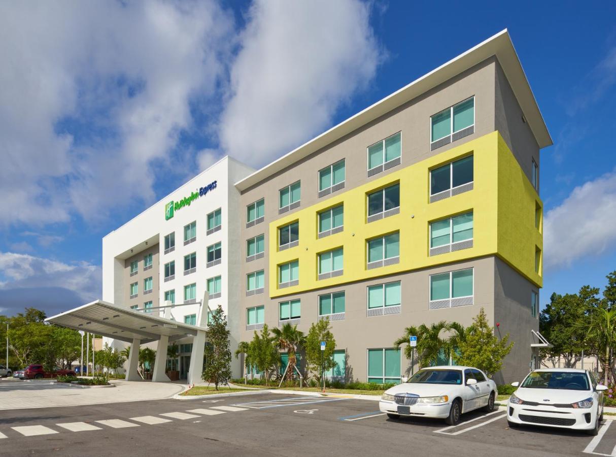 Holiday Inn Express Doral Miami By Ihg Buitenkant foto