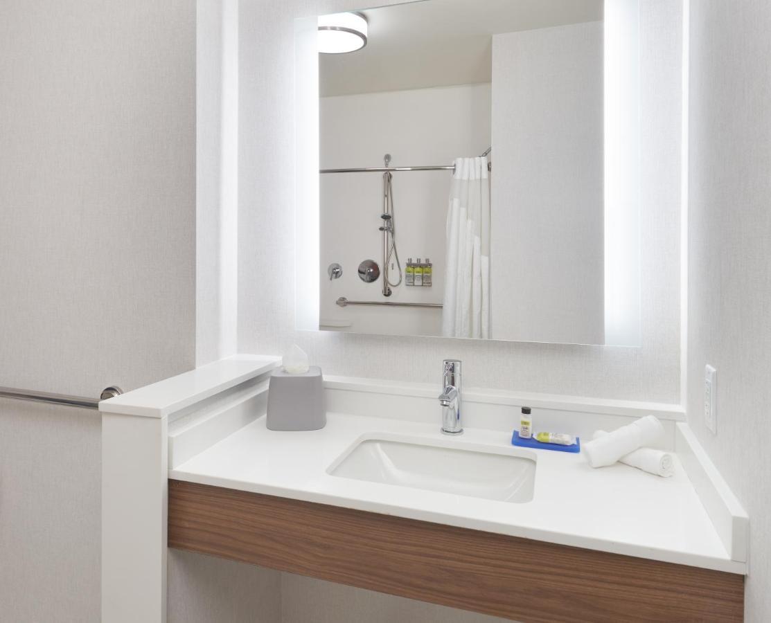 Holiday Inn Express Doral Miami By Ihg Buitenkant foto