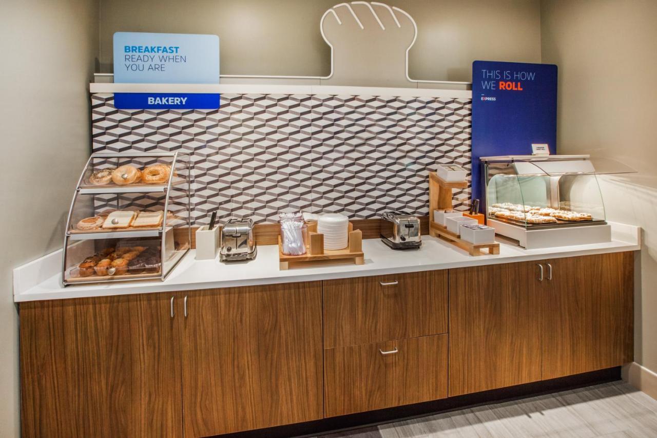 Holiday Inn Express Doral Miami By Ihg Buitenkant foto